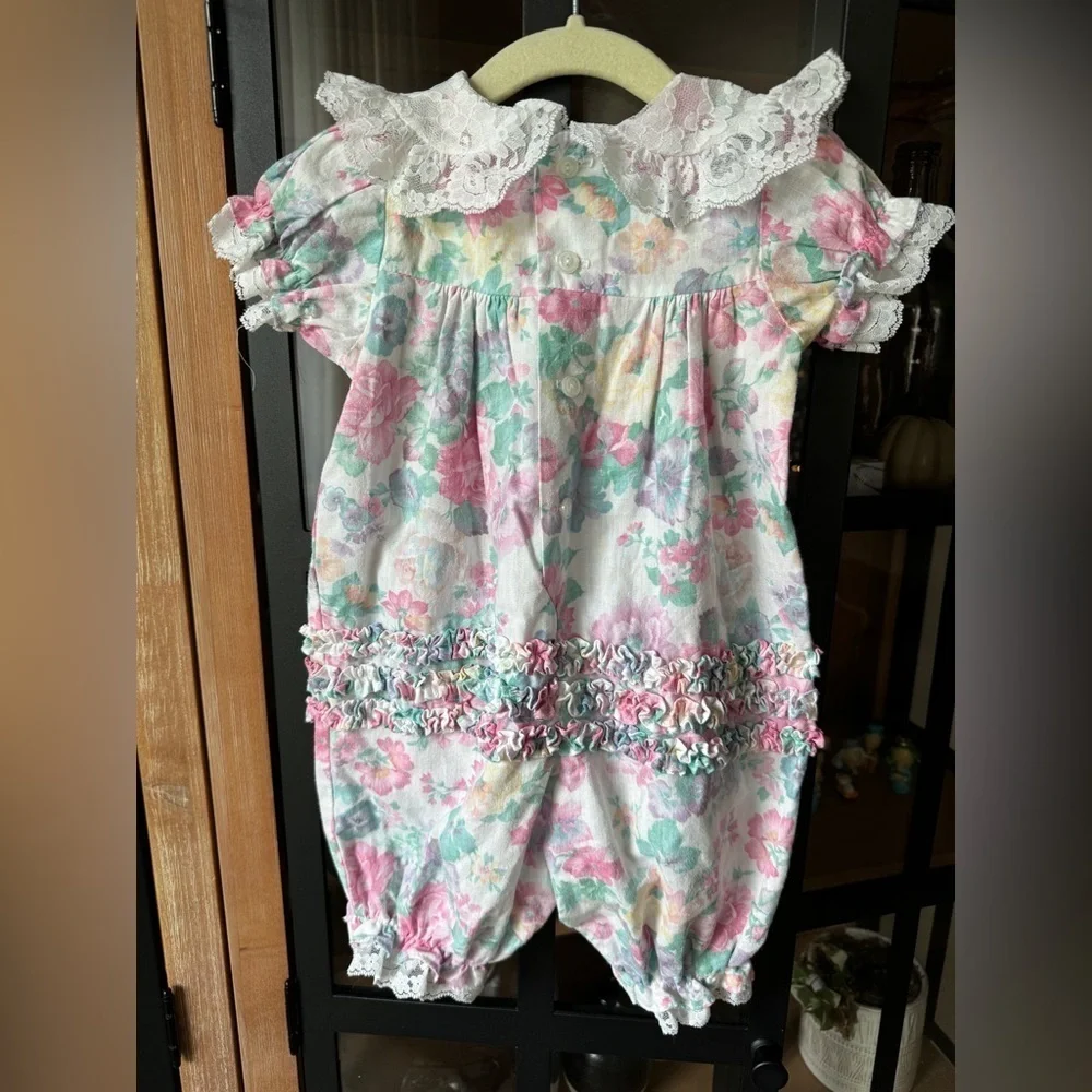 💐Vintage 1980s Rare Editions Baby Romper Floral Lace Bubble Romper collar ruffle